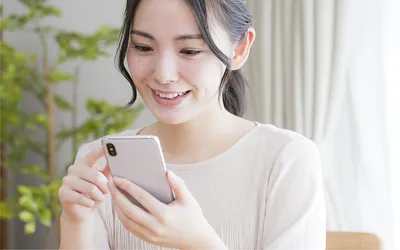 生理前に喉が渇くのは妊娠超初期症状？原因は？対処法や水分を摂るときの注意点も解説