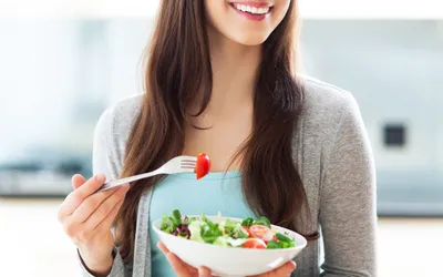 妊婦は生野菜を食べてもいい?妊娠中に生野菜を食べるときの注意点やメリットについて解説