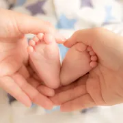 【生後4ヶ月】最近寝なくなった…！よくある原因と今すぐできる対策について