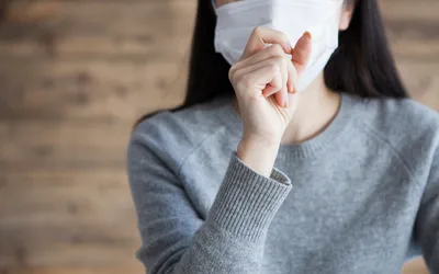 【医師監修】妊娠初期の咳は赤ちゃんに影響する？対処法や感染症の予防法も解説