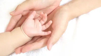 これって普通?生後3ヶ月の赤ちゃんが寝ないときの原因と対処法について