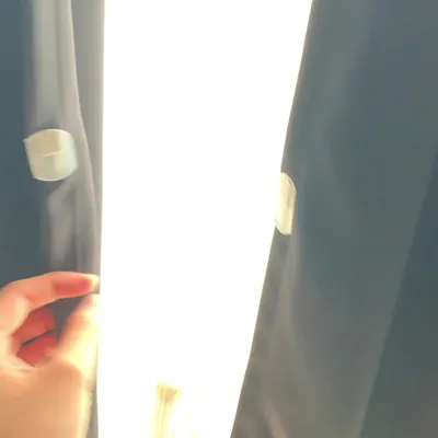 ニトリグッズで眩しさ解消!カーテンの隙間をくっつける