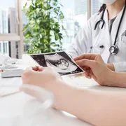 【医師監修】妊娠検査薬が陰性なのに病院で妊娠が発覚！検査薬の精度や使い方