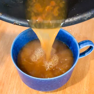鍋に残ったカレーを美味しいスープに変身!