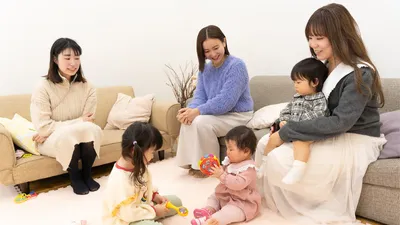 【トモニテ10周年特別企画】あの頃の私と10年後の君へ。「孤独で辛かった」ママ3人が語る育児の本音