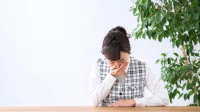 【体験談あり】つわりで仕事を休んでもいい?休んだほうがよい症状の目安も解説