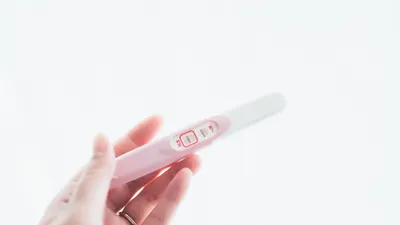 【医師監修】妊娠検査薬はどこで買える?値段はいくら?おすすめの製品も紹介