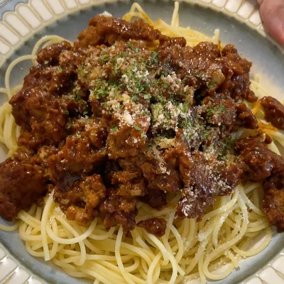 冷凍ハンバーグでボロネーゼ風パスタ