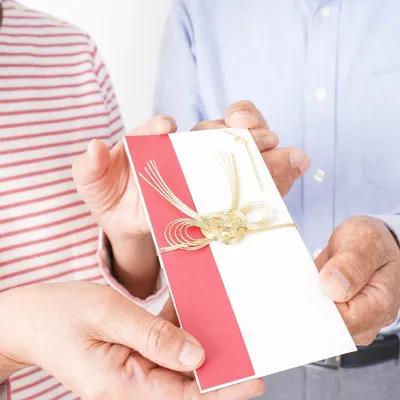 お食い初めのお祝い金|表書きはどう書く?ご祝儀袋や相場もチェック