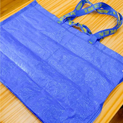 イケアの青バッグたたみ方に注目！