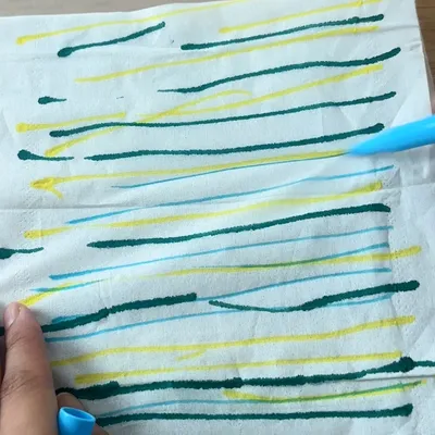 ティッシュとカラーペンで簡単に作れる