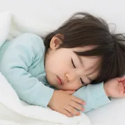 子どもが寝ないのはなぜ？原因とすぐにできる寝かしつけ対策