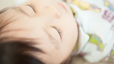 2歳子どもの睡眠時間はどれくらい？夜寝ない原因と生活リズムの整え方