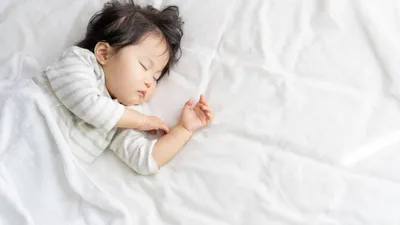 何時間寝れば安心？子どもの理想の睡眠時間と不足がもたらす影響