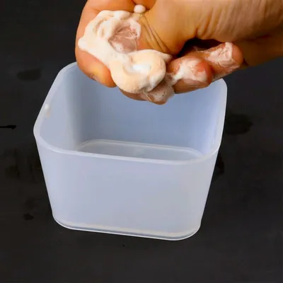 ダイソーの専用洗剤で実験!メイク用パフ洗ってみた
