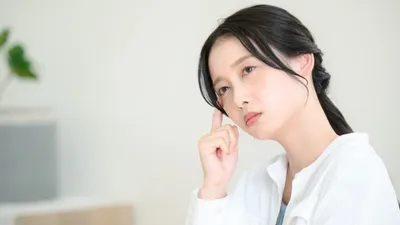 生理前に喉が渇くのは妊娠超初期症状？原因は？対処法や水分を摂るときの注意点も解説