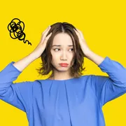妊娠初期にイライラするのは普通？原因と対処法、生理前の症状との違いも解説
