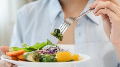 【医師監修】妊娠初期の食欲はどう変化する？症状が出る時期や注意点も解説