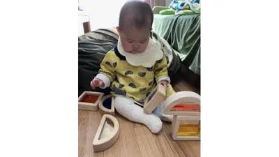 積まずに崩してしまう時期。崩すのも立派な遊びのひとつです