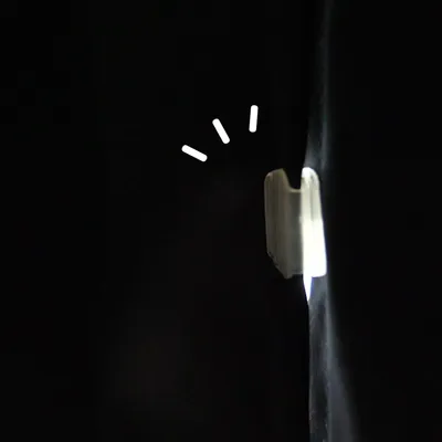 ニトリグッズで眩しさ解消!カーテンの隙間をくっつける