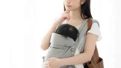 1ヶ月健診は抱っこ紐で行く？ベビーカーで行く？スムーズに受けるためのポイントを解説！