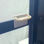 網戸の季節に　「危ない！」を予防するグッズ