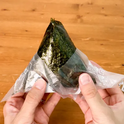 目からウロコ!手を汚さずに食べる簡単な方法