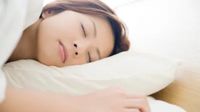 シムス位って？妊婦さんが快適に眠るための寝方を解説