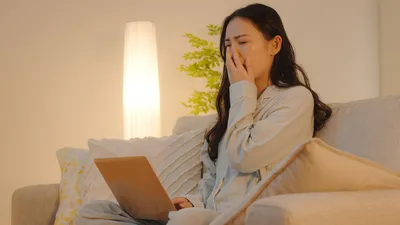 えづくだけのつわりがつらい!妊娠中に吐き気があるのに吐けない原因や対処法を解説