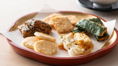 つわり中にせんべいばかり食べたくなるのはなぜ?アレンジレシピもご紹介【管理栄養士監修】