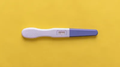 【医師監修】妊娠検査薬の逆転現象とは?hCG濃度・双子・流産との関係も解説