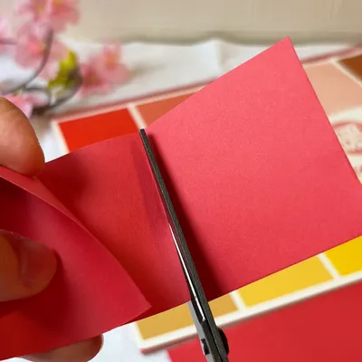 紙とコップで作るやさしいお花