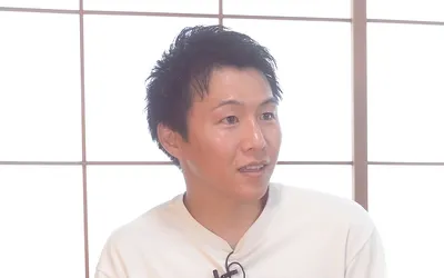 04_パパ話しているまじめ