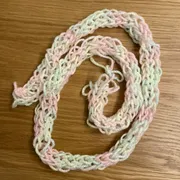 集中力アップの効果も！幼稚園で習った「指だけでつくるマフラー」