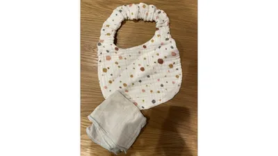 やわらかなガーゼ素材のスタイとガーゼ