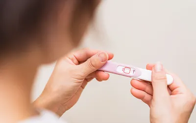 妊娠初期に飲酒をしてしまったら？対処法・アルコールが赤ちゃんに及ぼす影響を解説