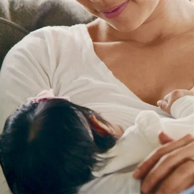 母乳育児に便利 (紙製)母乳パッドの使い方