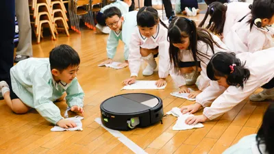 子どもたちのワクワクが止まらない？ルンバと園児が力を合わせた「大掃除プロジェクト」に密着