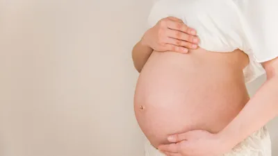 妊娠後期に眠くなる原因は?妊娠中の眠気対策や赤ちゃんへの影響も解説