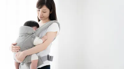 抱っこ紐での寝かしつけがつらい…。負担を減らすコツとおすすめ活用法
