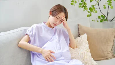 妊娠後期の腹痛の原因は?痛みの特徴・対処法・赤ちゃんへの影響も解説