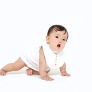 夜になると元気…赤ちゃんの昼夜逆転のサインと対処法を解説