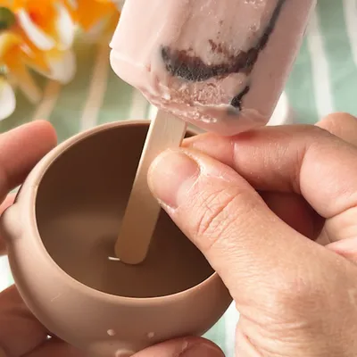 くまの穴がアイスをしっかりキープ