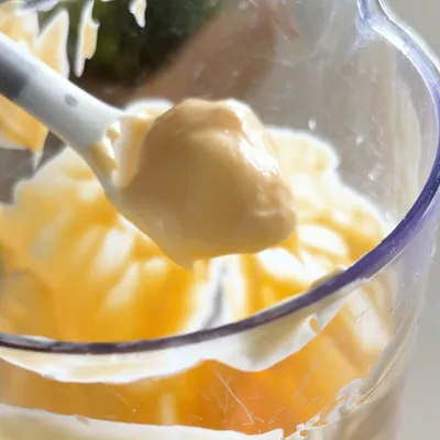 生クリームの泡立てや粉砂糖作りにも使える!