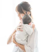 【生後2ヶ月】睡眠時間の目安・昼夜のリズム・整え方を解説