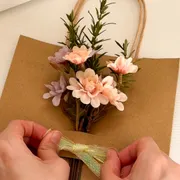 プチギフトに ブーケ風ラッピング