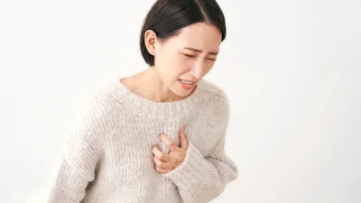 【医師監修】妊娠後期に息苦しい…原因・対処法は?赤ちゃんへの影響も解説