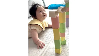 低月齢から始める“積み木遊び”