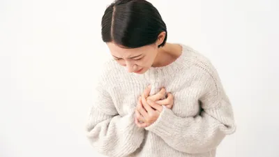 【医師監修】妊娠後期に息苦しい…原因・対処法は?赤ちゃんへの影響も解説