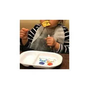 食べこぼし対策3つ｜新聞紙・使い捨てエプロン・汚れてもいい服装
